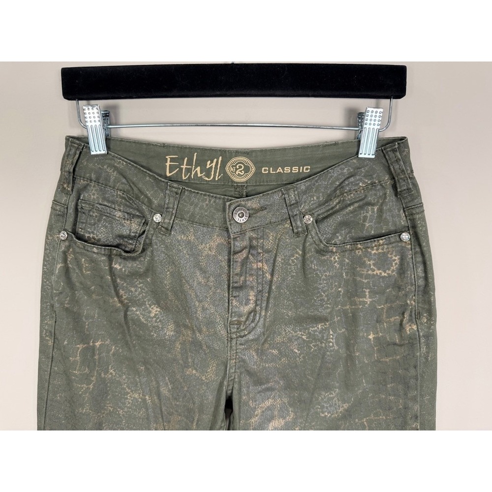 Ethly Jeans Women's Size 2 Olive‎ Green Gold Embellished Pockets Straight Leg - Picture 2 of 12